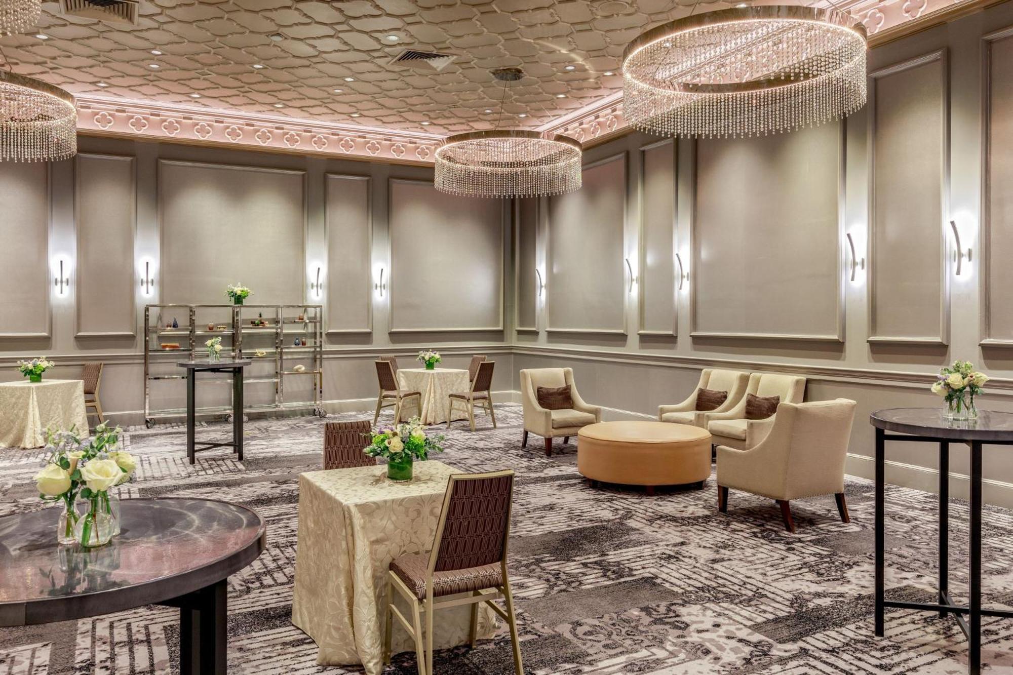 Sheraton Commander Hotel 4*