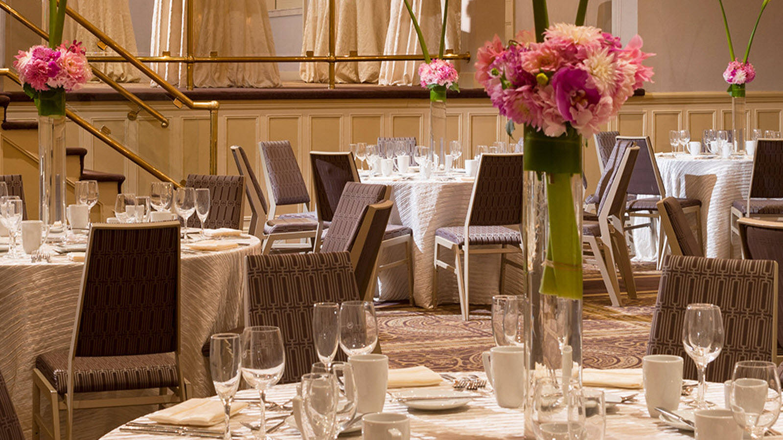Sheraton Commander Hotel 4*