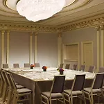 Sheraton Commander Hotel 