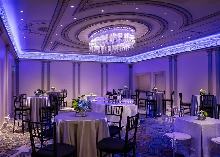 Sheraton Commander Hotel